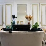Appartamento Ng Suitehome Balnéo Collège