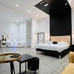 Ng Suitehome Balnéo Collège Appartamento Roubaix